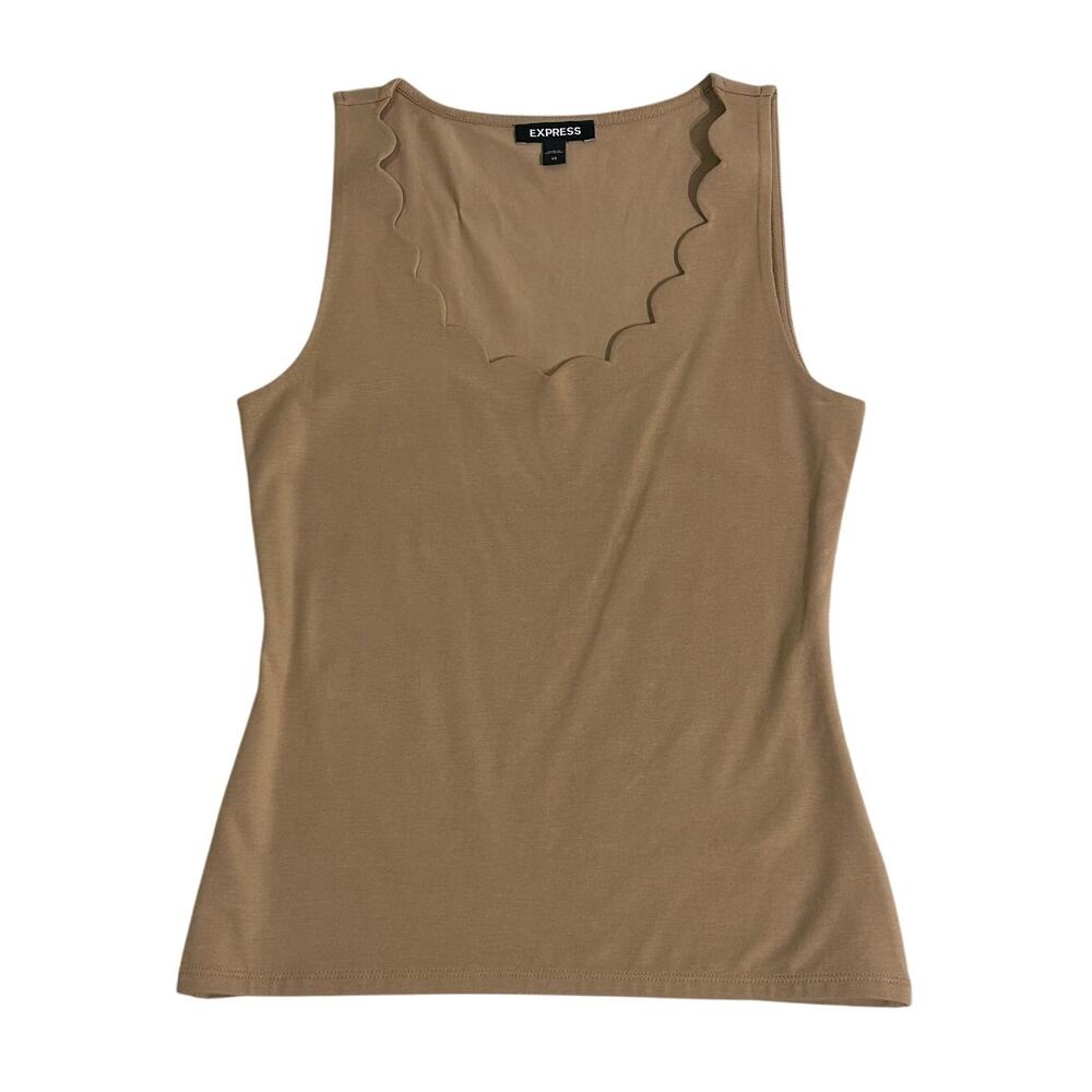 Express Scallop Trim Tank Top